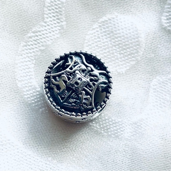 🏰 NWOT Hogwarts School Charm – Harry Potter ✨ - Picture 3 of 9